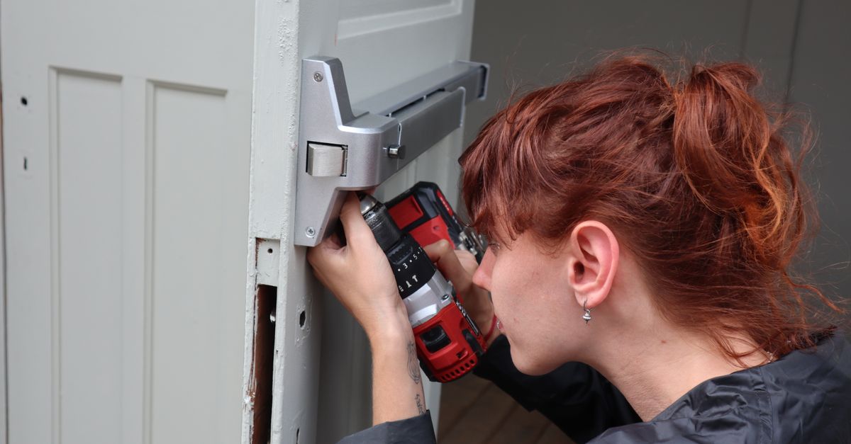 deadbolt installation — Naperville Pro Locksmiths